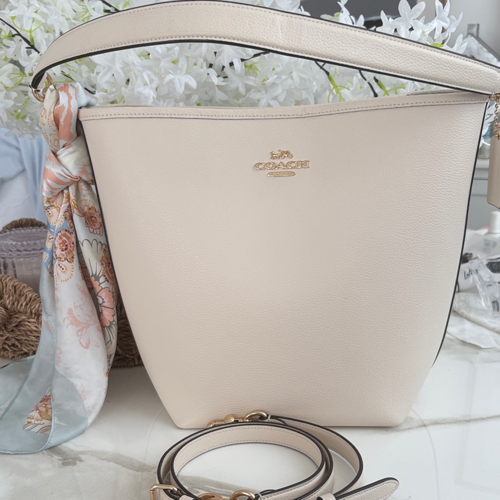 Coach Pebble Leather Bucket Bag in Cream with Gold Hardware